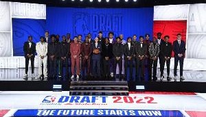 华体会动态-美媒重排22届选秀：老八状元 班凯罗榜眼 切特探花 布劳恩4 小贾5